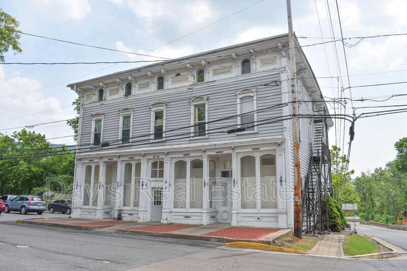 421 Canal St Unit Apt 4, Lock Haven, PA 17745 Condo for Rent in Lock