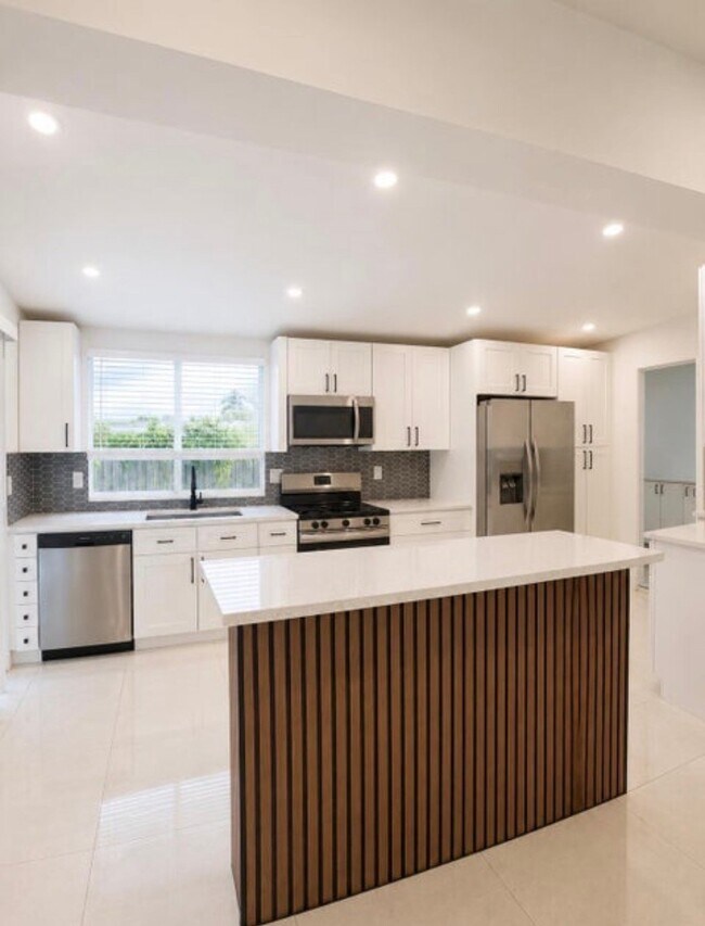 Foto del edificio - 345 Pinehurst Rd
