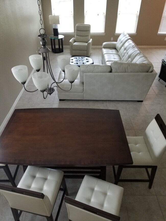 Foto del edificio - 13839 Rosemere Ln