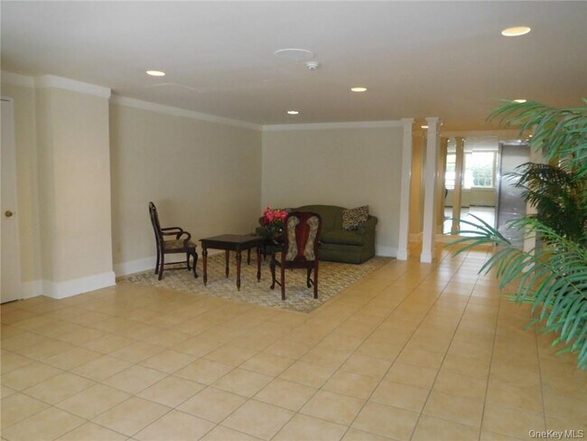 Foto del edificio - 2 Consulate Dr