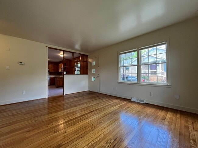 Building Photo - 7320 Briardale Dr