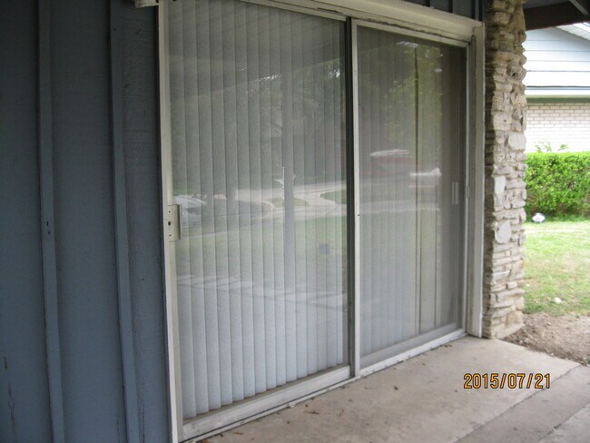 Building Photo - 2735 Ilse Pl