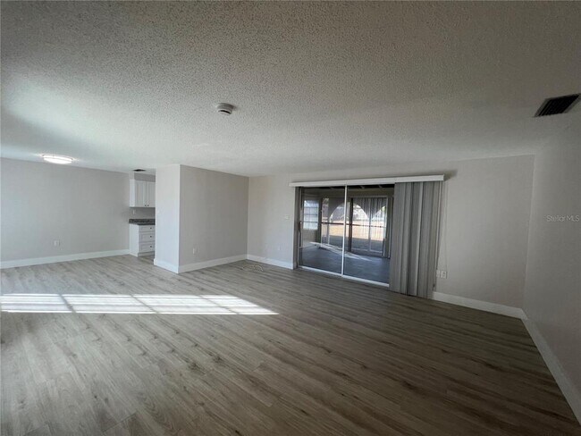 Foto del edificio - 22328 Yonkers Ave