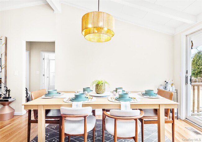 Foto del edificio - 58 N Howells Point Rd