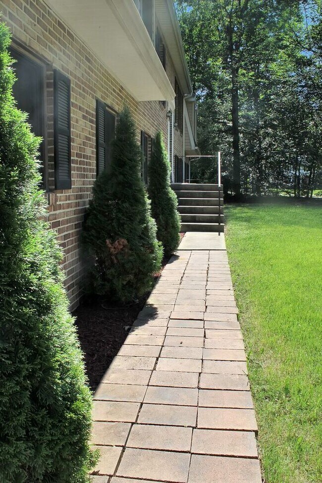 Foto del edificio - Perfect for your family! Spacious 5 Bedroo...