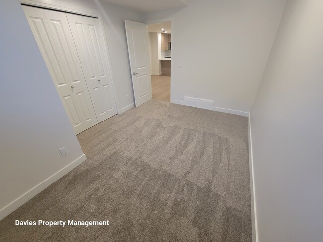 Photo du bâtiment - 2222 Muckleplum Cres SW