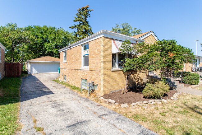 Building Photo - 66 N Wolf Rd