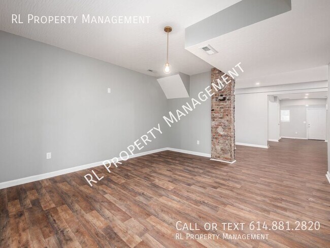 Building Photo - WAIVED APPLICATION FEE(S) WITH SIGNED LEAS...