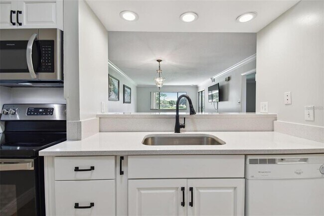 Foto del edificio - 29129 Bay Hollow Dr