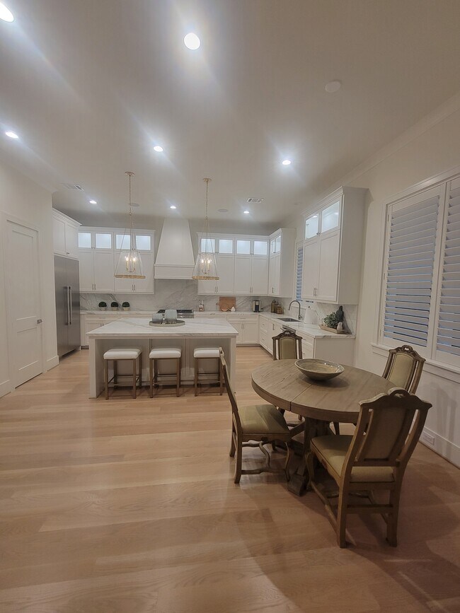 Building Photo - 1207 Nantucket Dr
