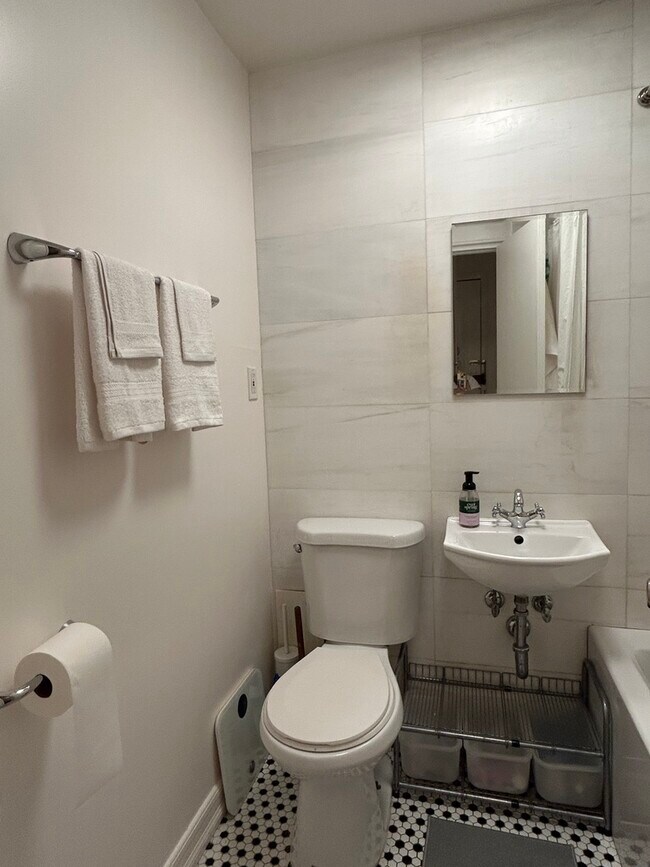 Foto del edificio - 230 E 52nd St