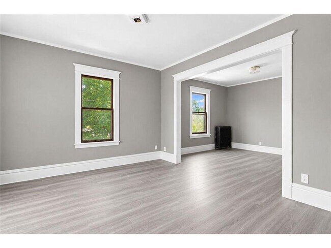 Foto del edificio - 2401 Harriet Ave