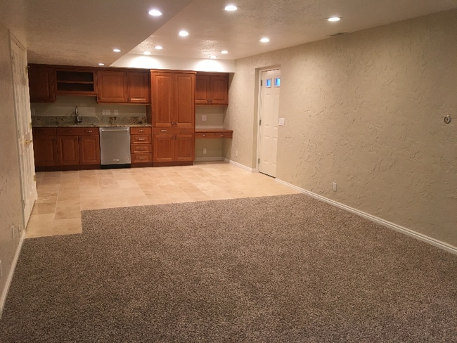 Photo - 8015 Royal Ln (Cottonwood Heights, UT) Apartment