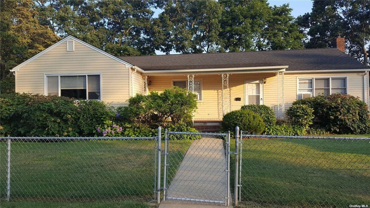 Primary Photo - 110 Central Ave