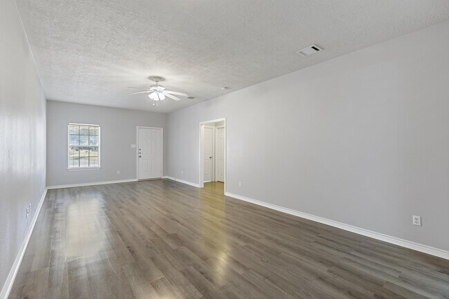 Building Photo - 510 Freeman Ave