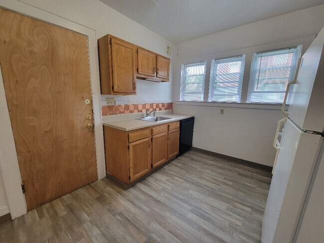 Photo - 620 Euclid Ave Apartment