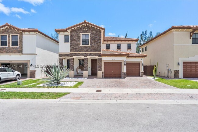 Foto del edificio - 9830 NW 86th Terrace