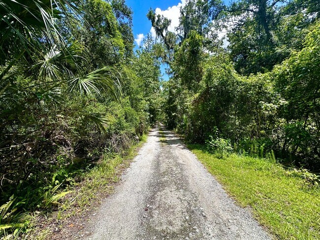 Foto del edificio - 2325 Salt Creek Trail