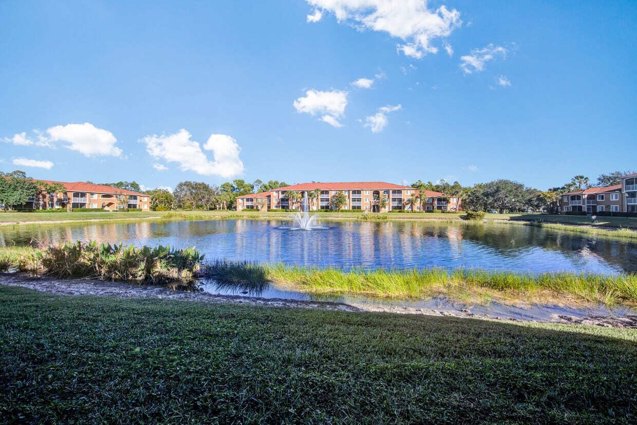 Foto principal - ANNUAL UNFURNISHED 2/2 IN NAPLES!!