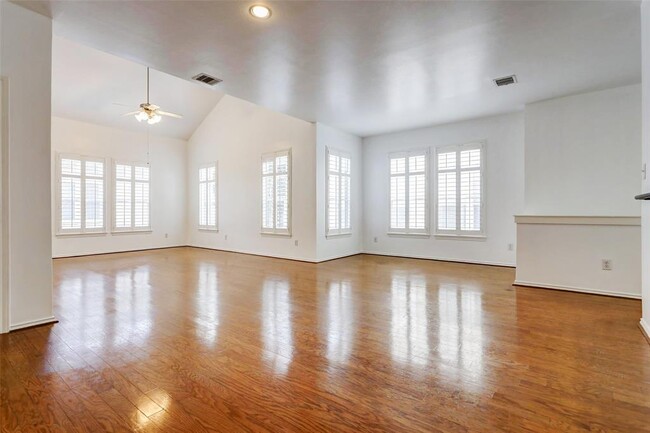 Building Photo - 1144 W 25th St