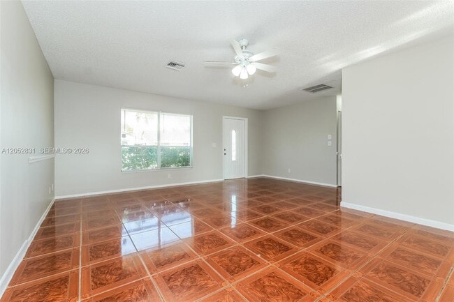 Foto del edificio - 6004 Westfall Rd