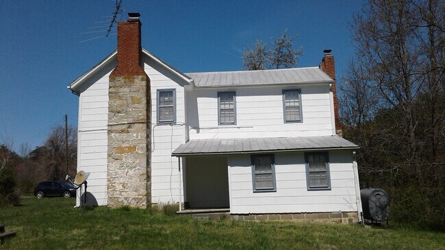 Parte trasera de la casa - 61 Ramoth Church Rd