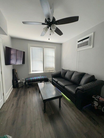 Foto del edificio - 3062 S Lyman St