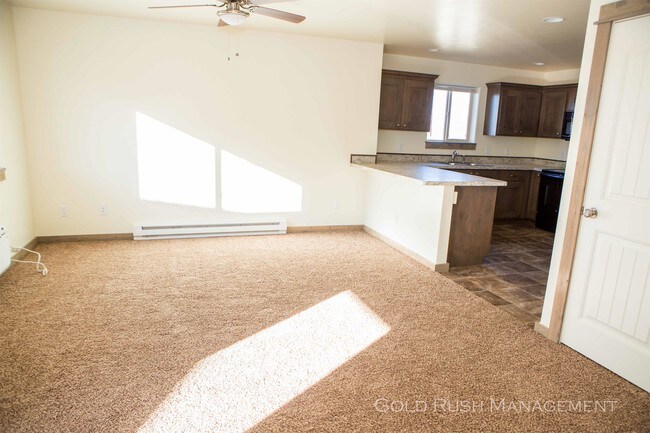 Building Photo - 3220 Meadowlark Dr