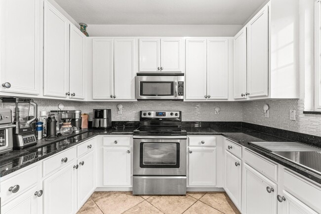 Building Photo - 179 Edenberry Ave