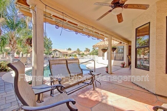 Building Photo - 420 E Stonebridge Dr