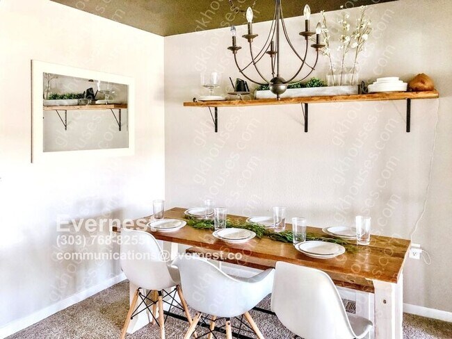 Foto del edificio - 1528 Chimney Peak Dr