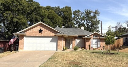 Building Photo - 1310 McAnear Ct