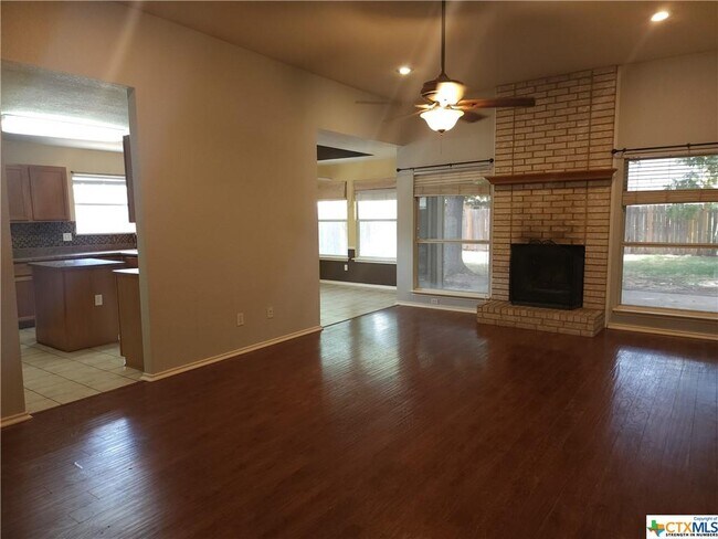 Building Photo - 114 Meadowbrook Dr