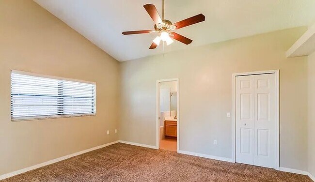 Building Photo - 10605 Suntree Ct