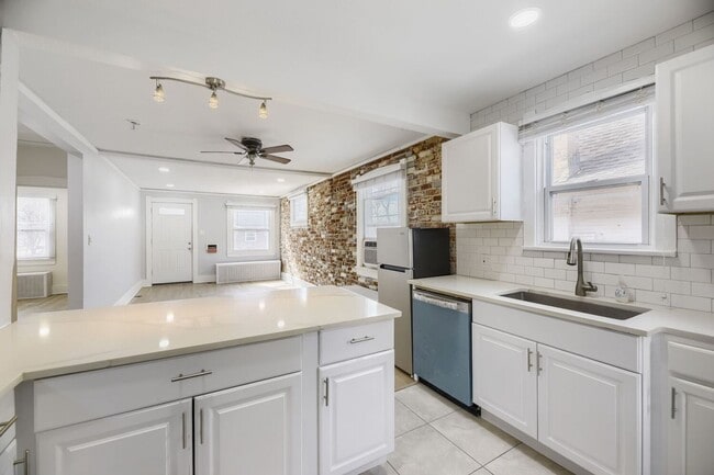 Photo - LOCATION LOCATION! Charming and updated bungalow located just west of Wash Park!!  Move in Specia... House