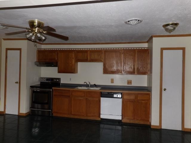 Building Photo - 18066 Hillcrest Dr