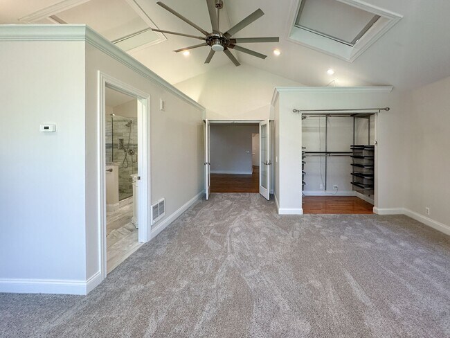 Building Photo - Stylish Grosse Pointe Woods Ranch with EV ...