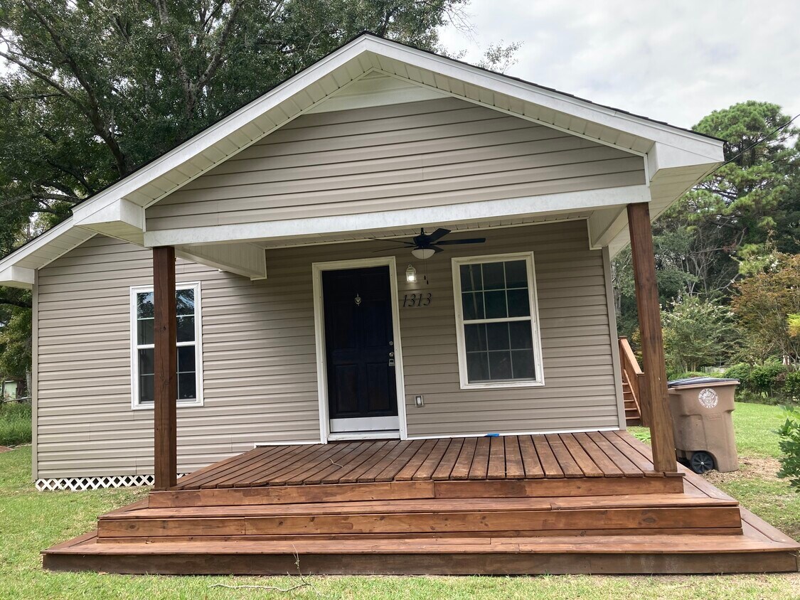 Foto principal - 1313 Keith St