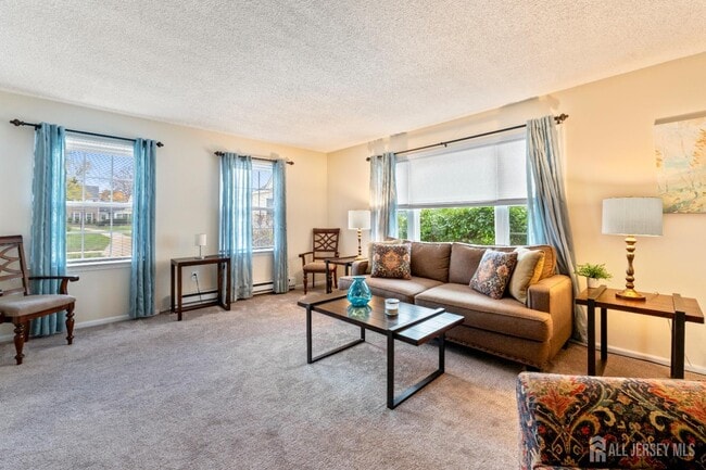 Foto del edificio - 177N Rossmoor Dr