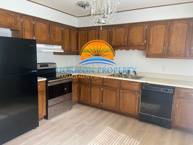 Building Photo - 13150 Dickens Ln