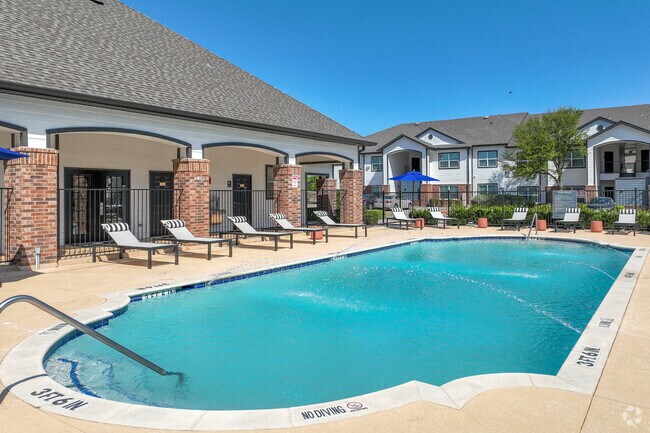 Piscina - Worthington Point Apartments