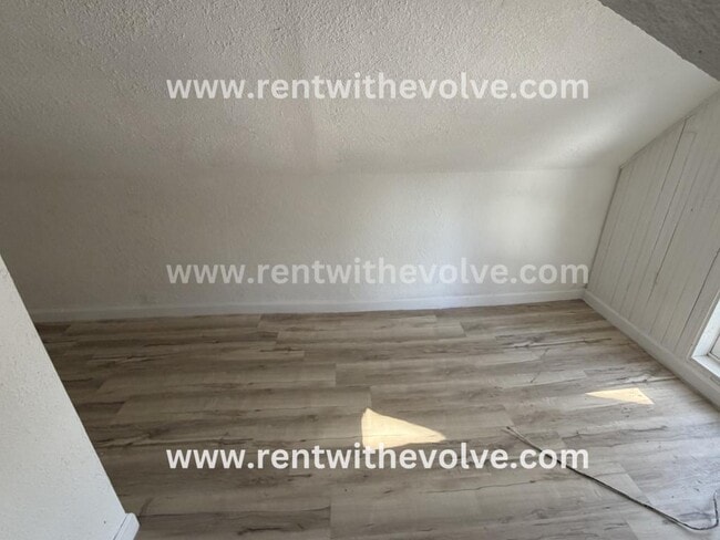 Building Photo - 213 High St