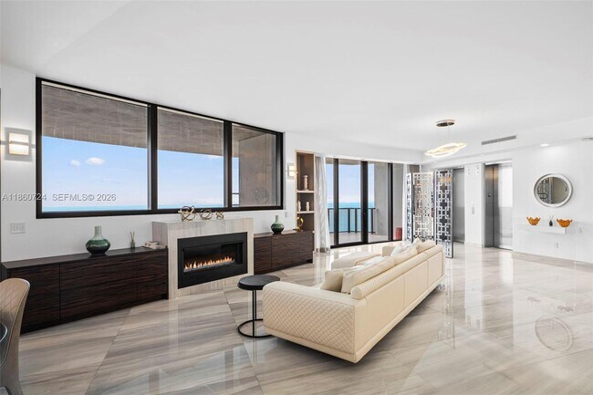 Building Photo - 18555 Collins Ave