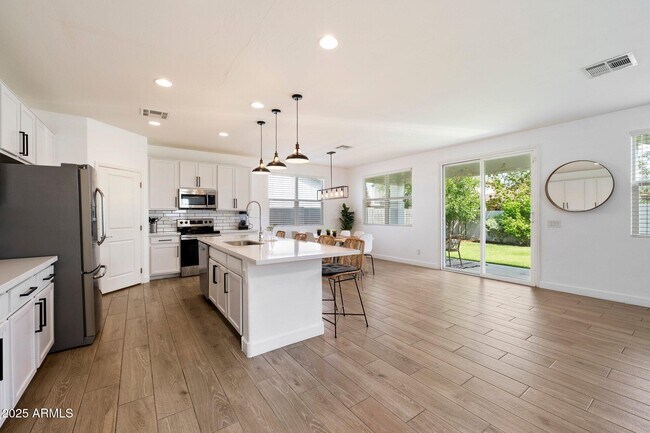Foto del edificio - 512 E Bamboo Ln