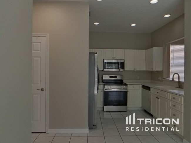 Building Photo - 3026 Woodland Fern Dr