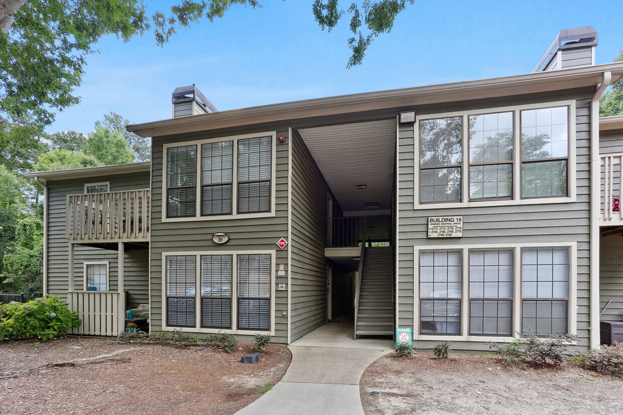 2766 Vinings Central Run SE, Atlanta, GA 30339 Condo for Rent in