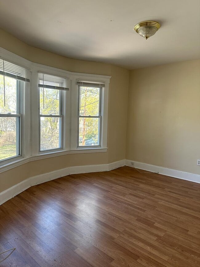 Building Photo - 88 Bristol St