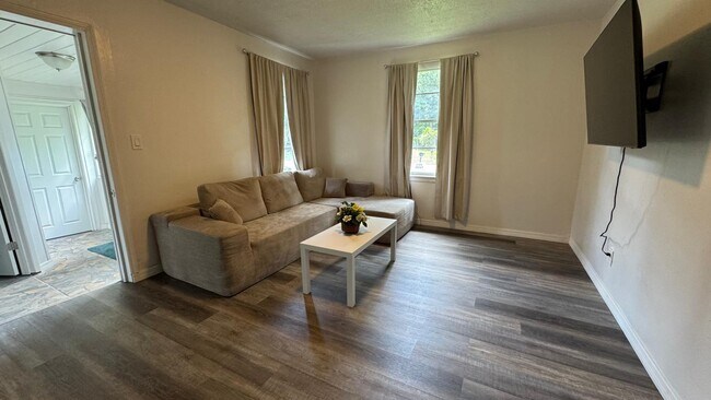 Foto del edificio - 3025 W 16th St