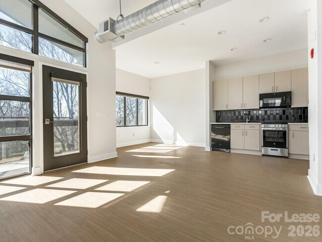 Foto del edificio - 514 W 10th St