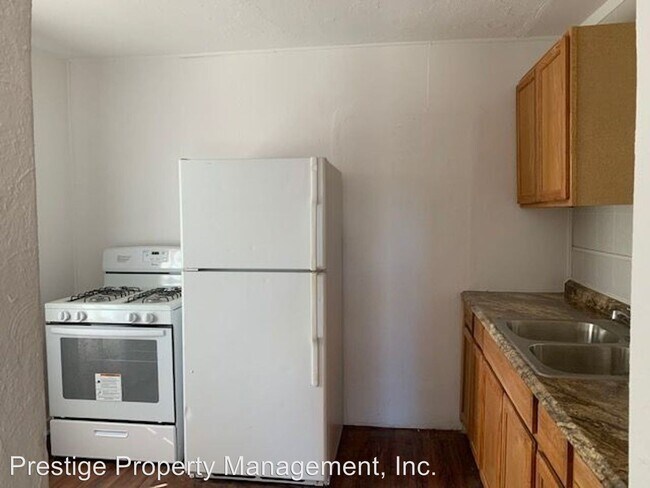 Building Photo - 2431 N Edith Blvd